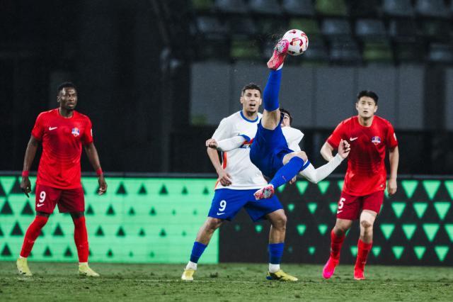 必一运动-【中超】让三追四卡扎尔绝杀 泰山客场4比3十人梅州