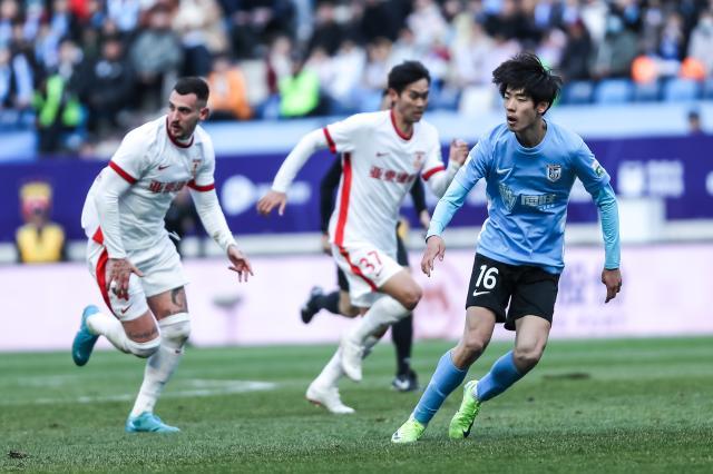 B体育必一运动-【中超】朱鹏宇首球马莱莱破门 英博2比0战胜亚泰