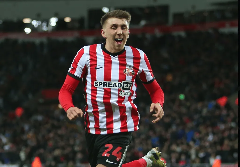 桑德兰中场丹尼尔-尼尔接近离队，流浪者/谢菲联有意他