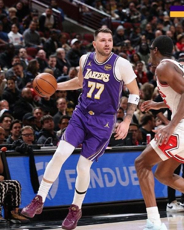 Bsports必一体育-进攻大核，东契奇25中15爆砍46分7板11助，三分14中8罚球12中8